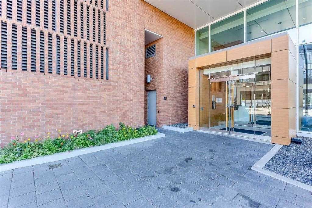 805, 519 Riverfront Avenue SE