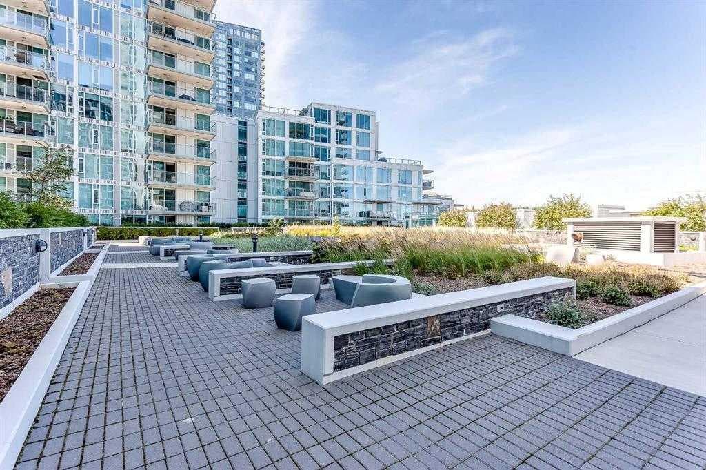 805, 519 Riverfront Avenue SE