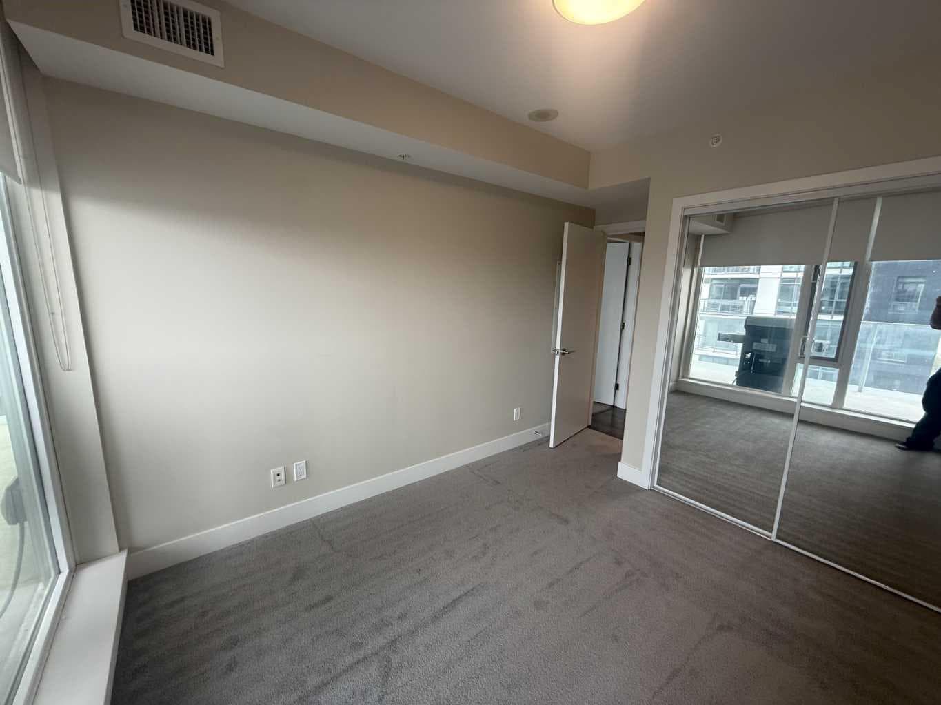 805, 519 Riverfront Avenue SE
