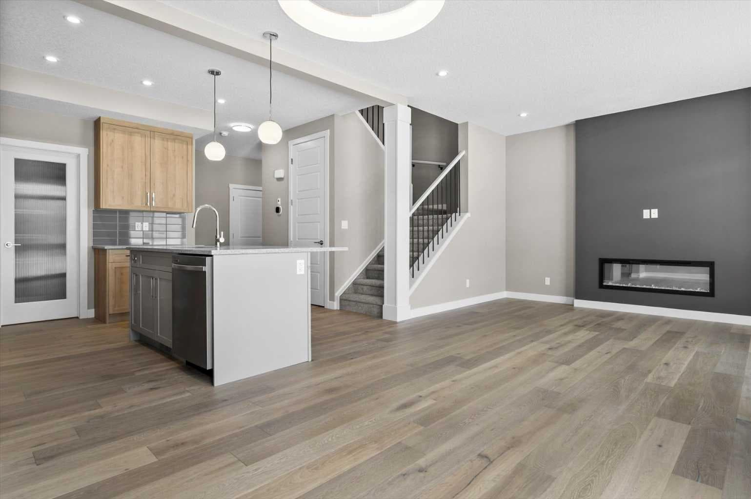 67 Agate Road 