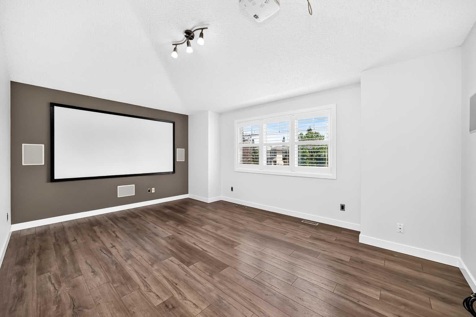 98 Panamount Villas NW