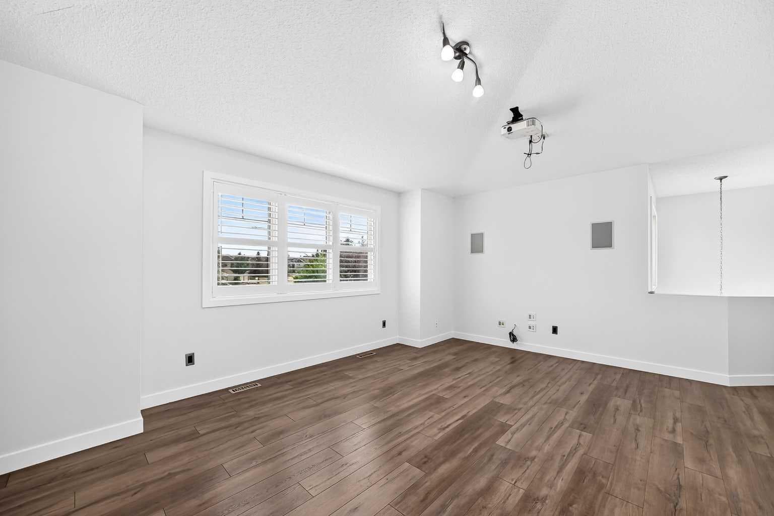 98 Panamount Villas NW