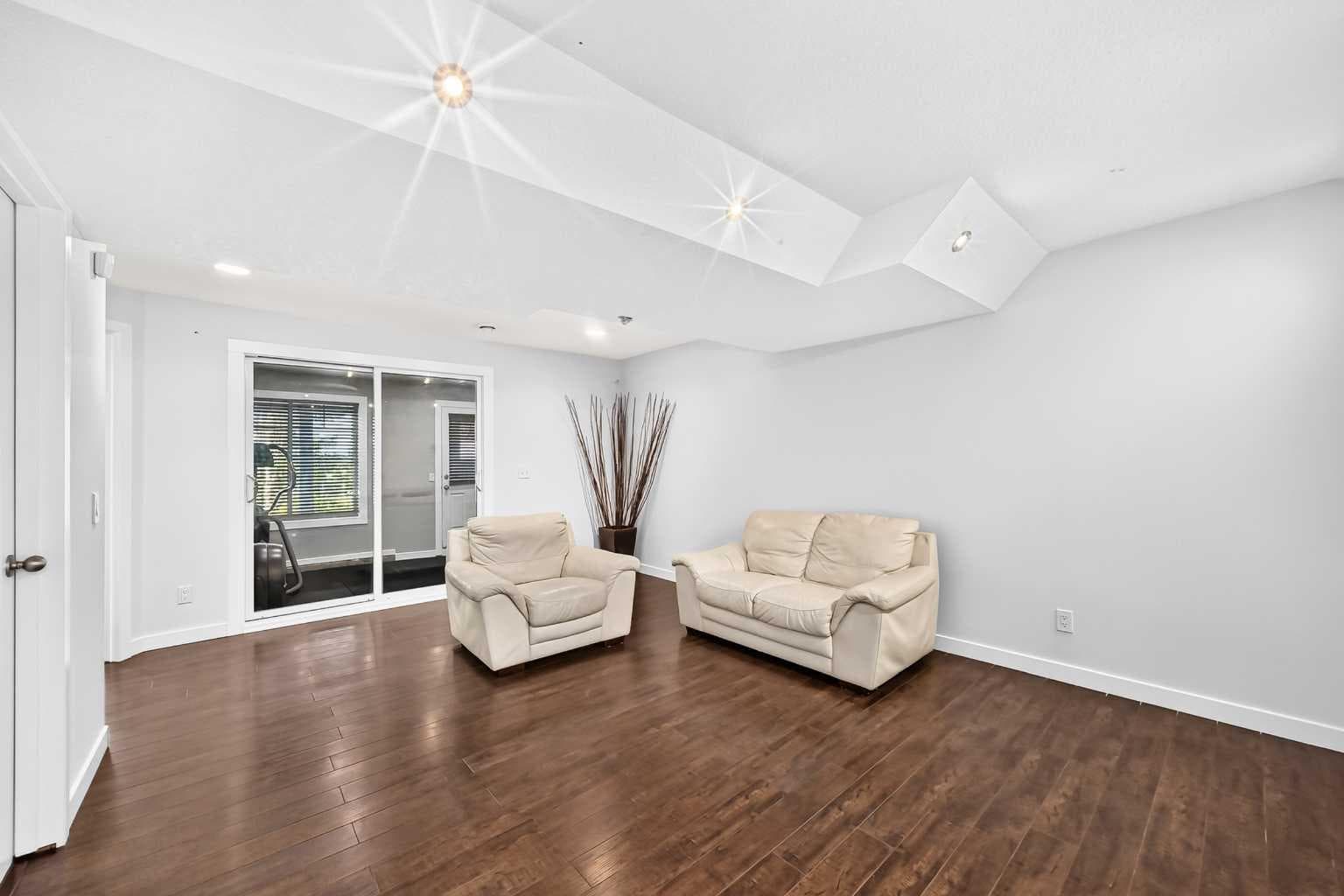 98 Panamount Villas NW