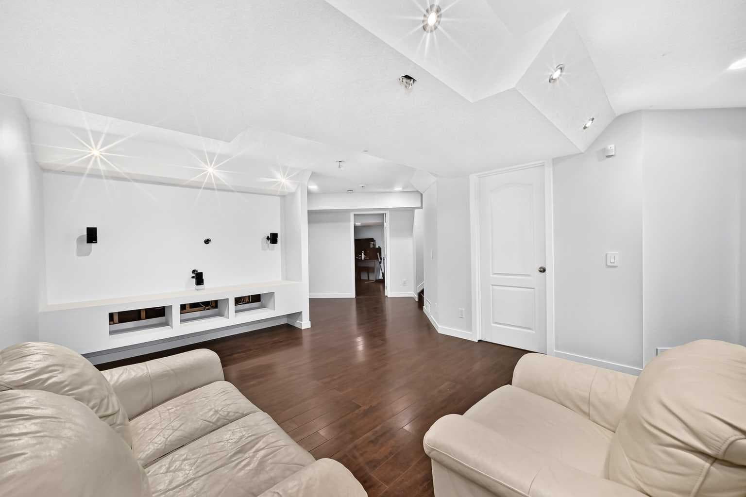 98 Panamount Villas NW