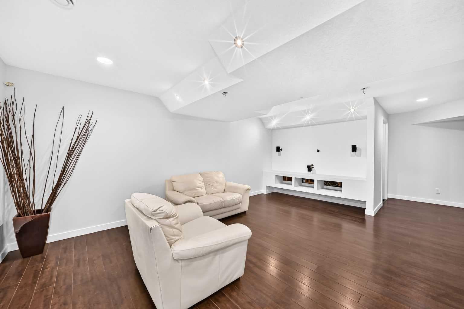 98 Panamount Villas NW