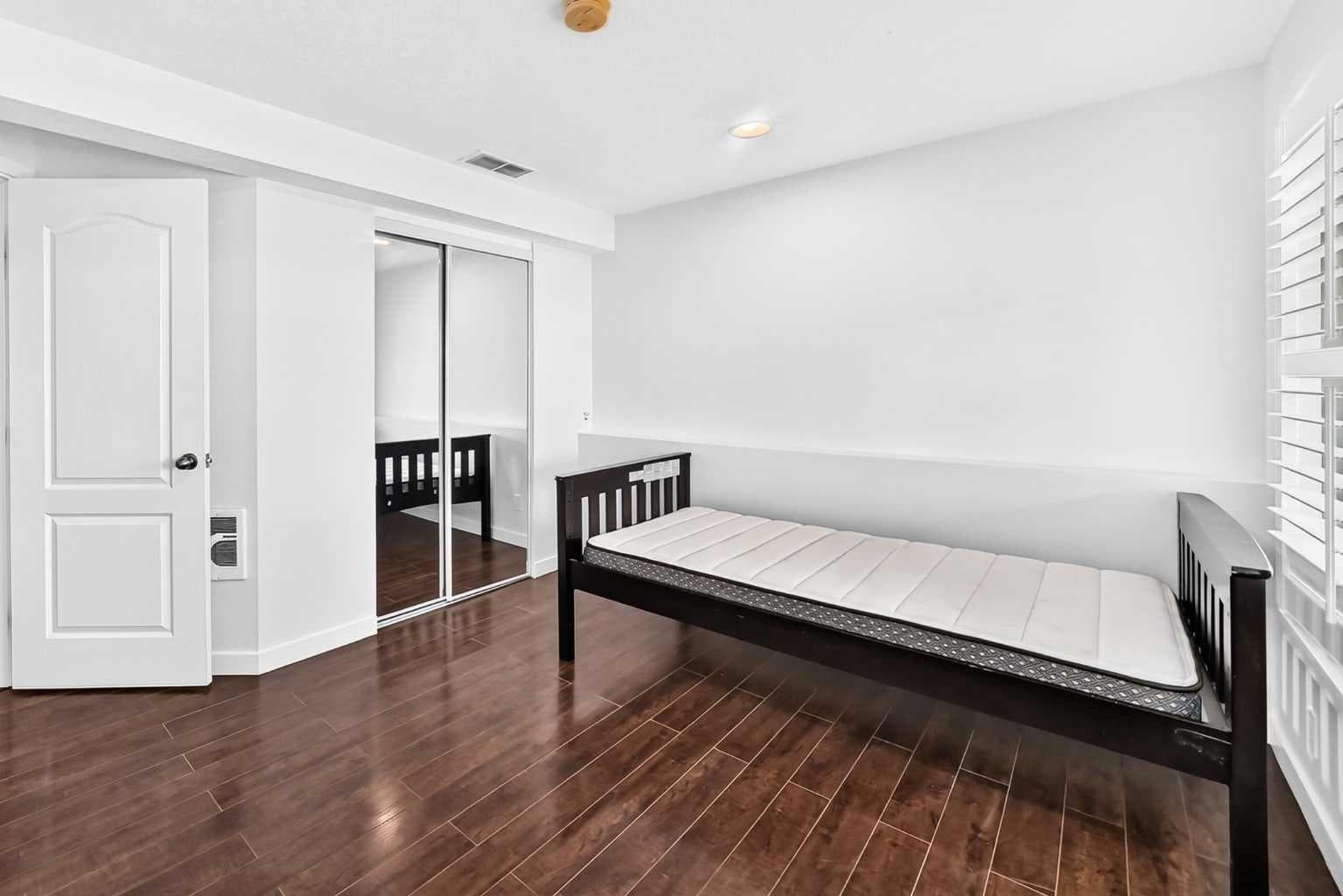 98 Panamount Villas NW