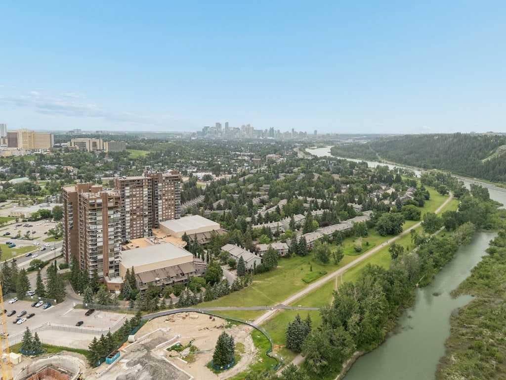 401, 145 Point Drive NW