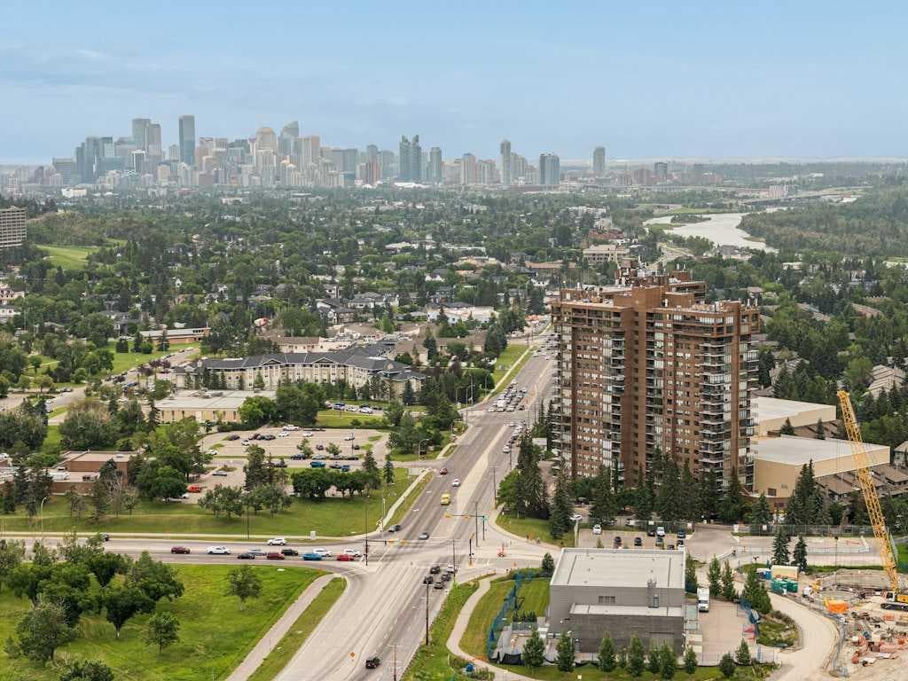 401, 145 Point Drive NW