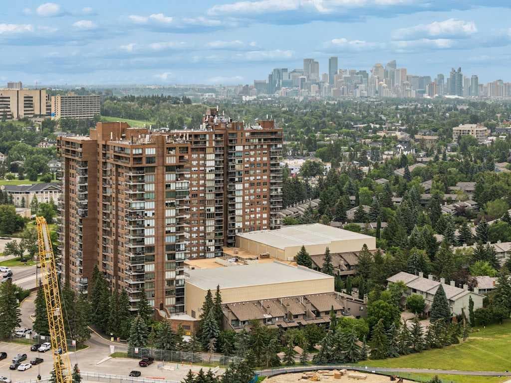 401, 145 Point Drive NW
