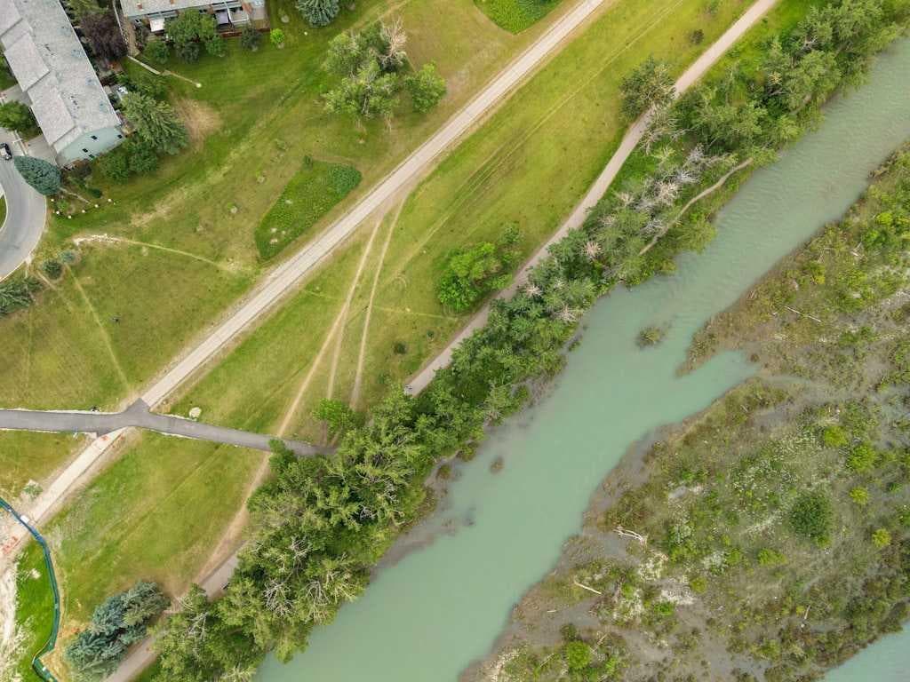 401, 145 Point Drive NW