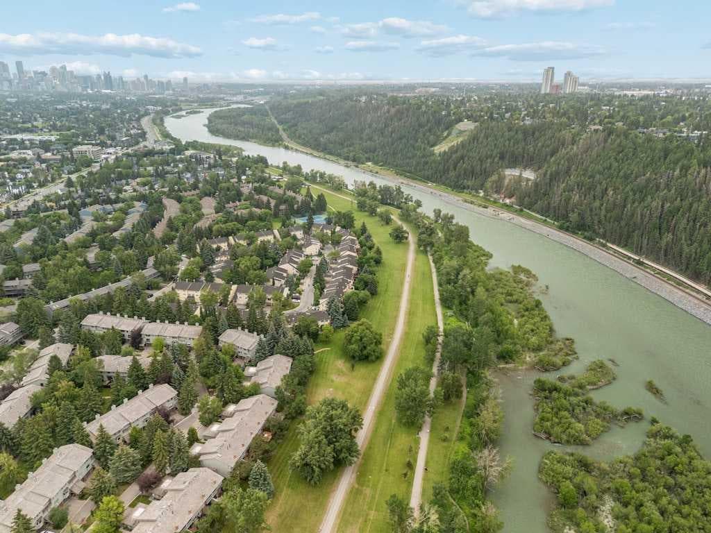 401, 145 Point Drive NW