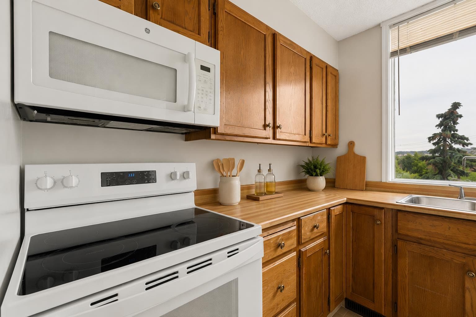 401, 145 Point Drive NW