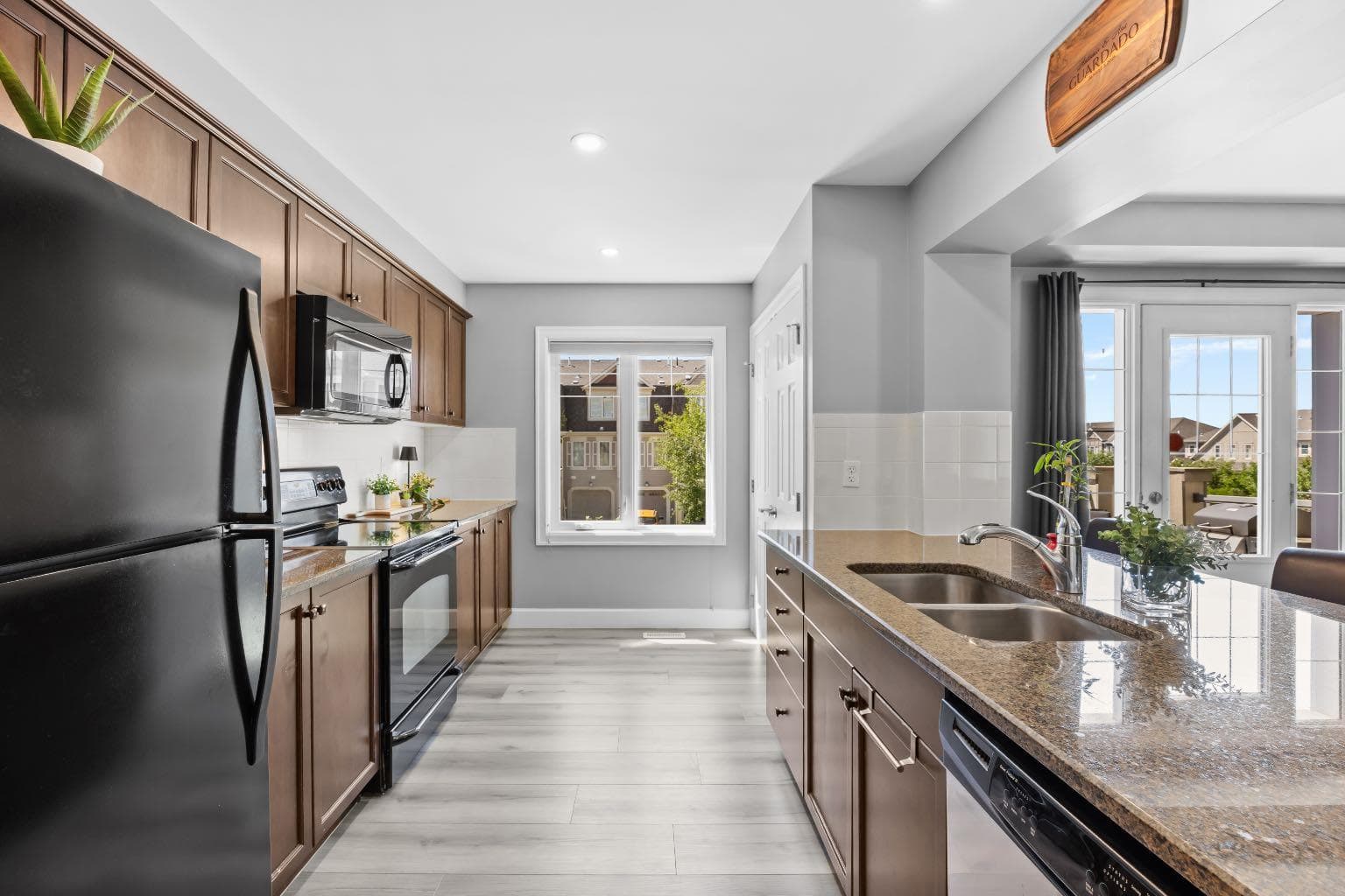 52 Windstone Green SW