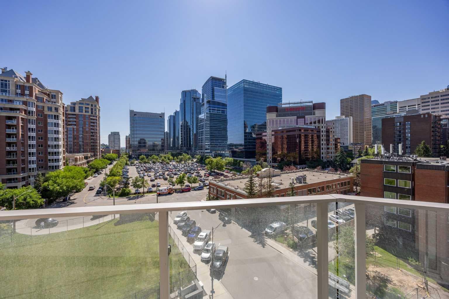 701, 738 1 Avenue SW