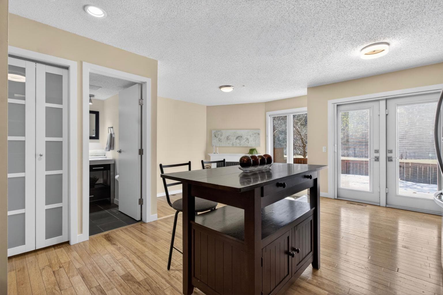 360 Point Mckay Gardens NW