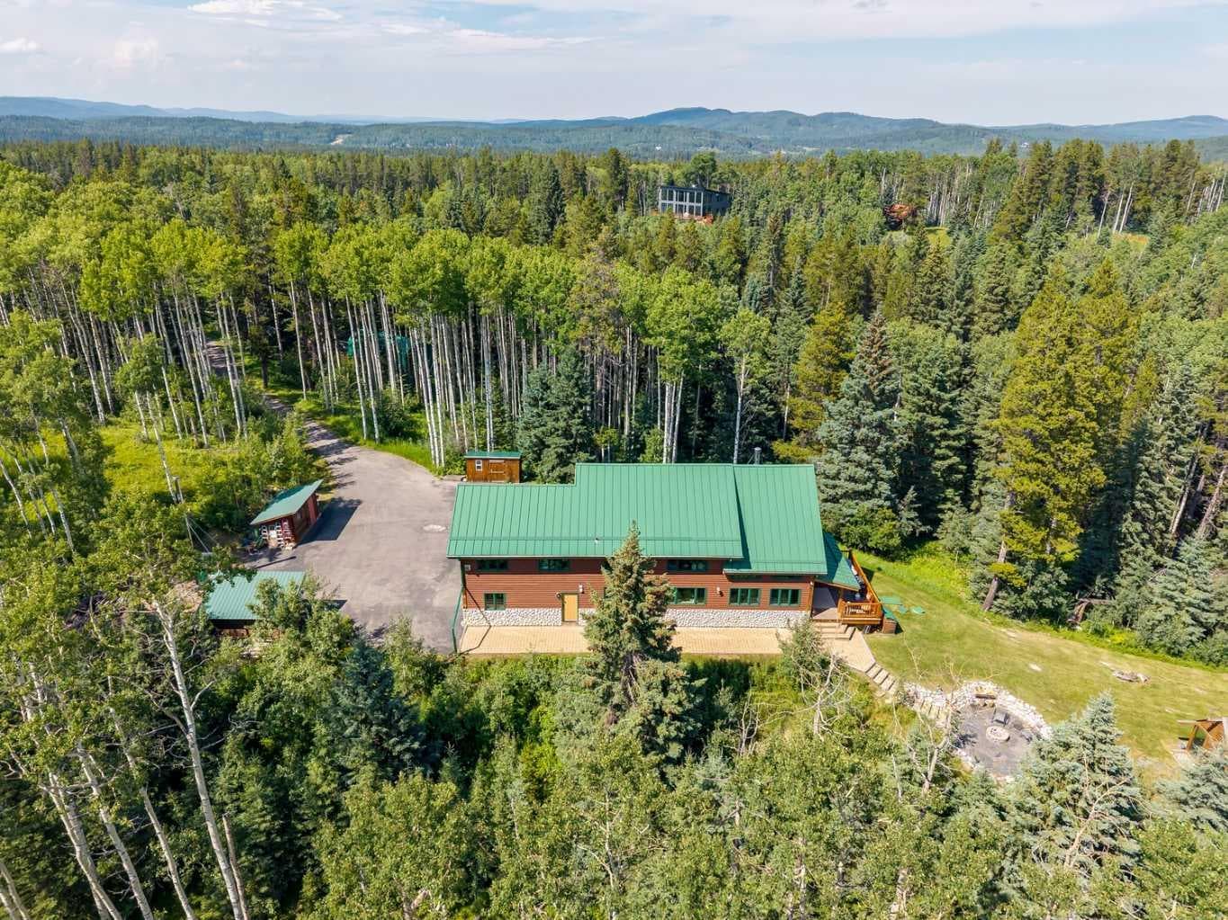 16 Highlands Place 