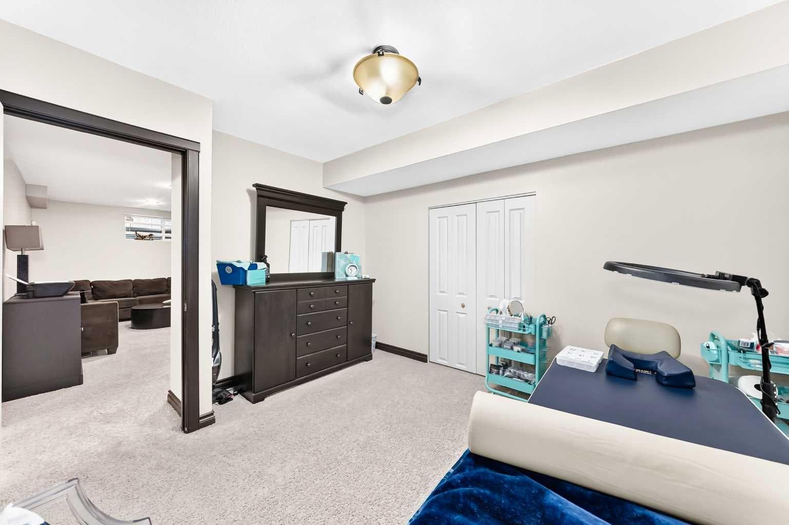 188 Hawkmere Way 