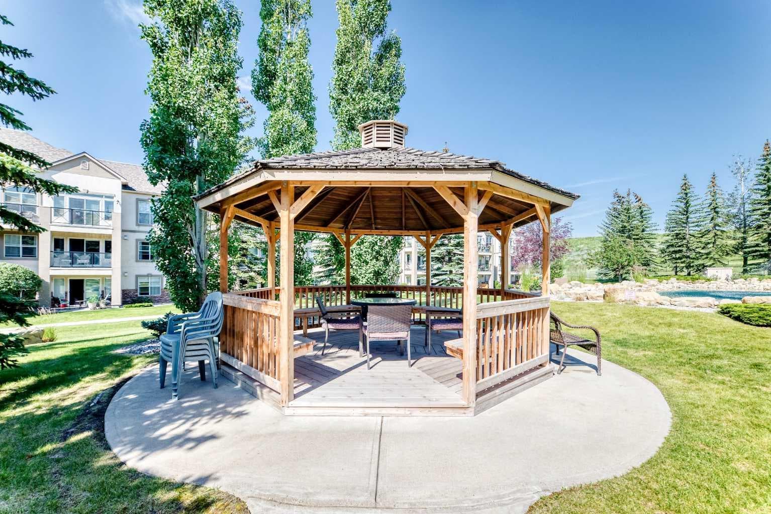 2215, 303 Arbour Crest Drive NW