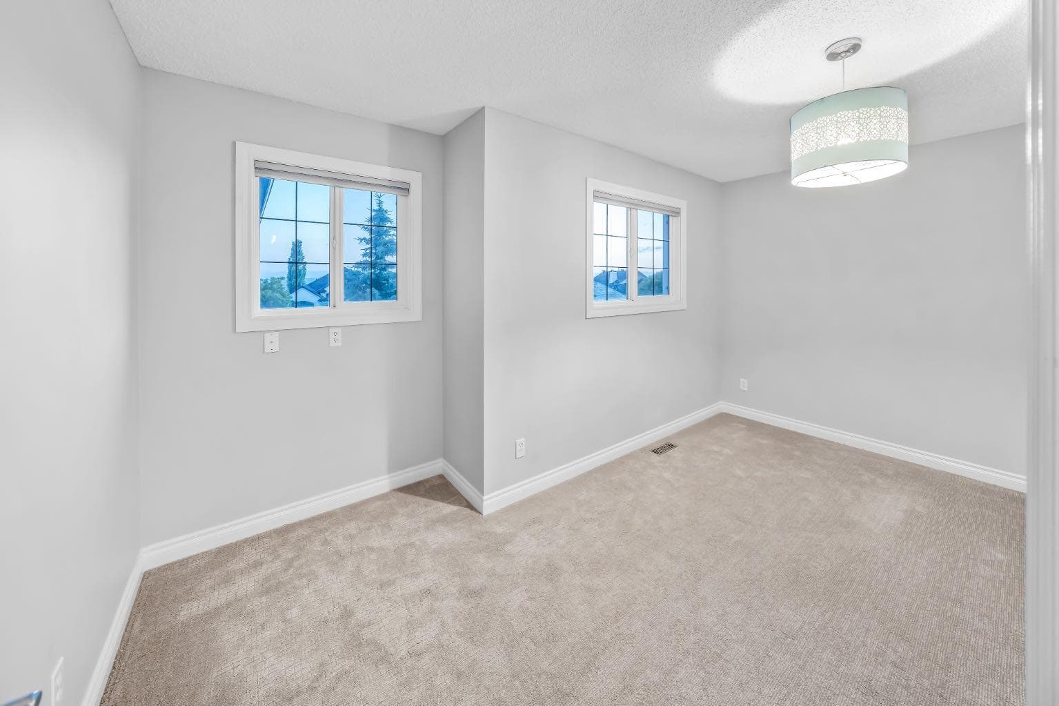 255 Gleneagles View 