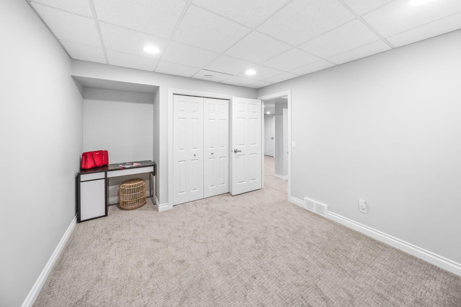 255 Gleneagles View 