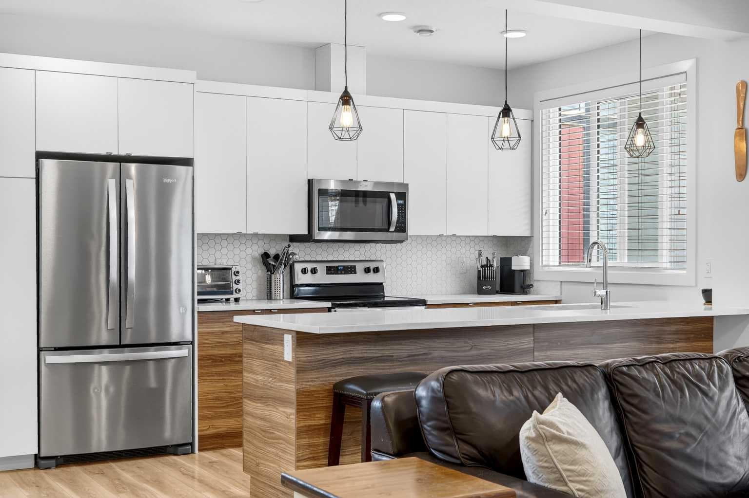 33, 230 Seton Passage SE