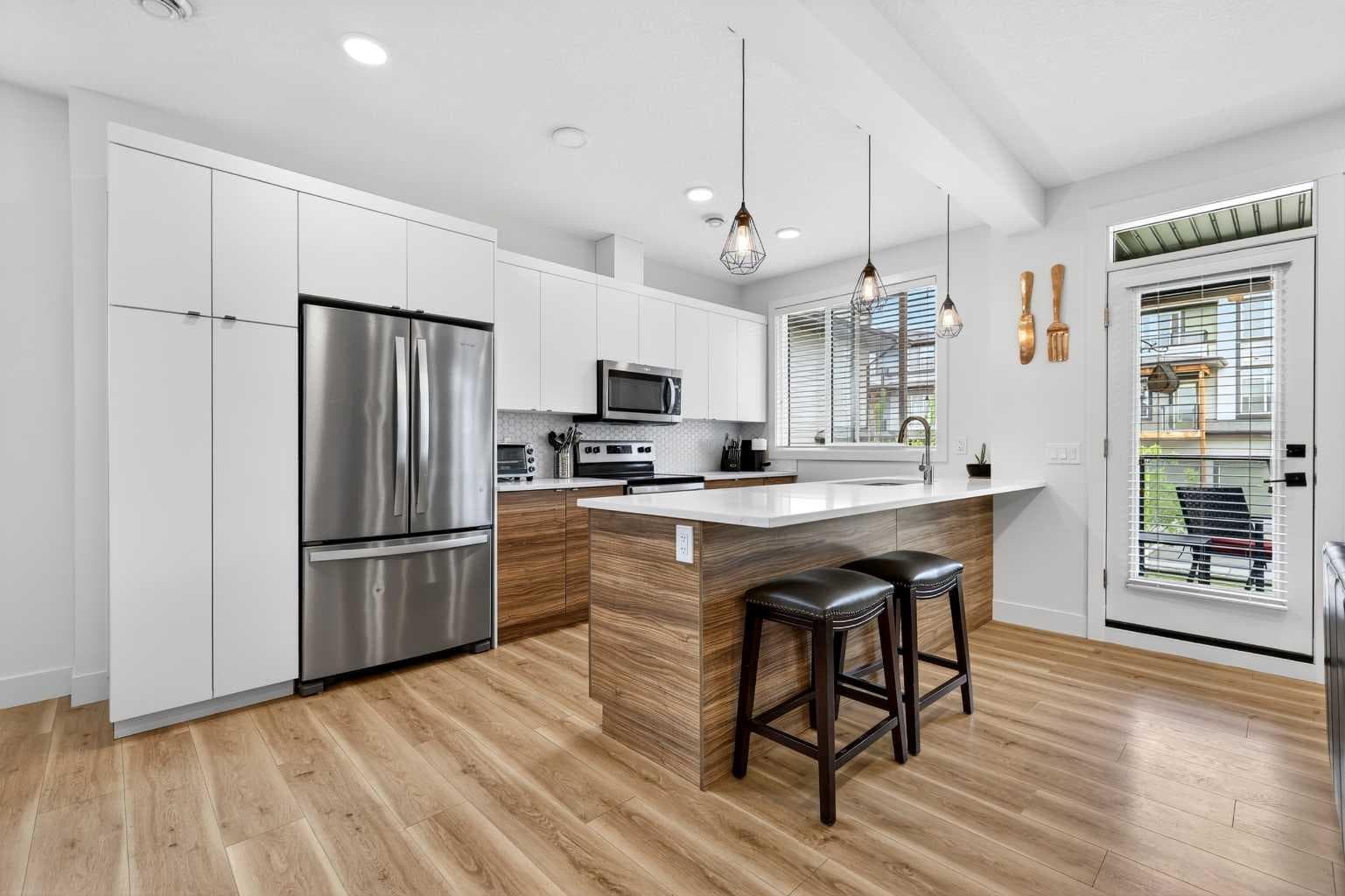 33, 230 Seton Passage SE