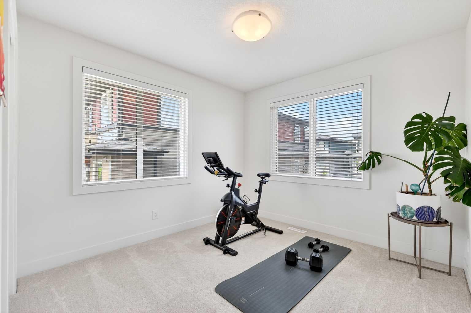 33, 230 Seton Passage SE