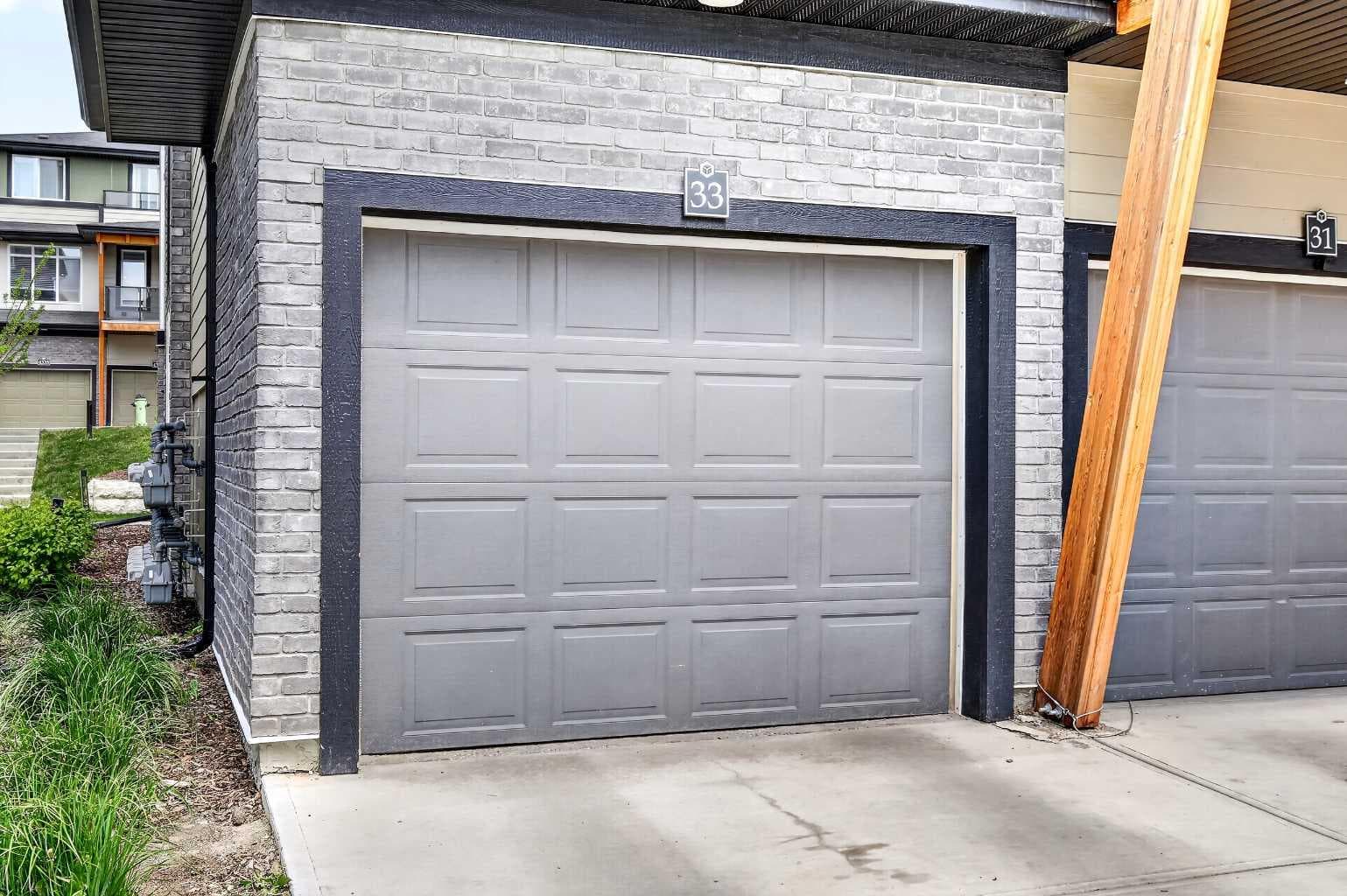 33, 230 Seton Passage SE