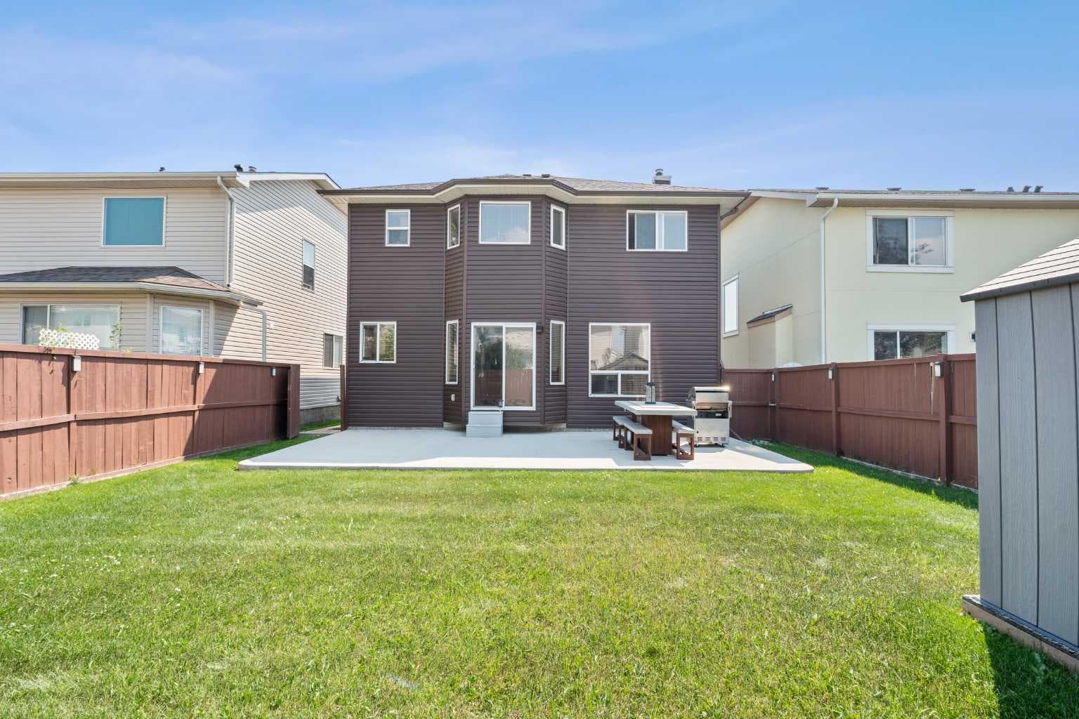 47 Coral Springs Close NE