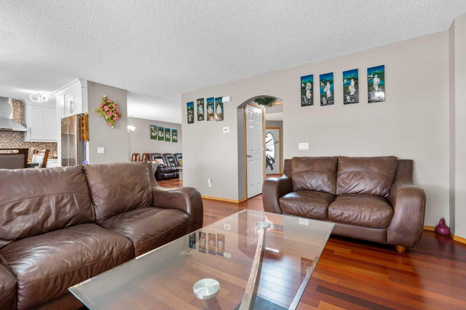 47 Coral Springs Close NE