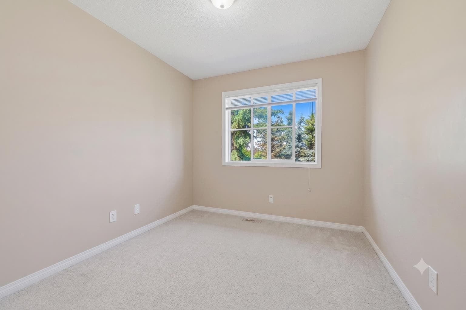 124 Everridge Gardens SW