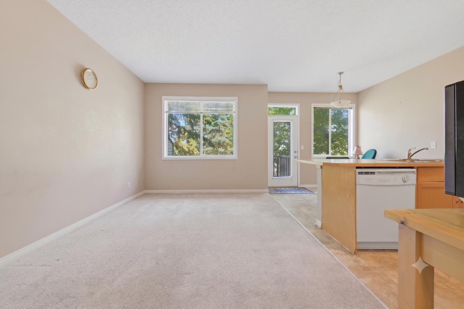 124 Everridge Gardens SW