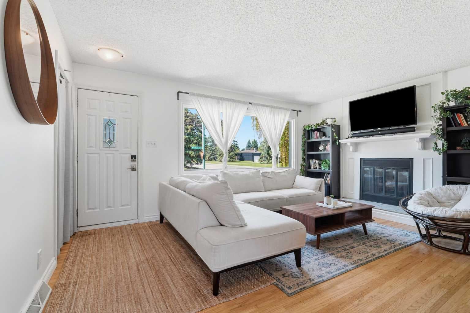 96 Waterloo Drive SW