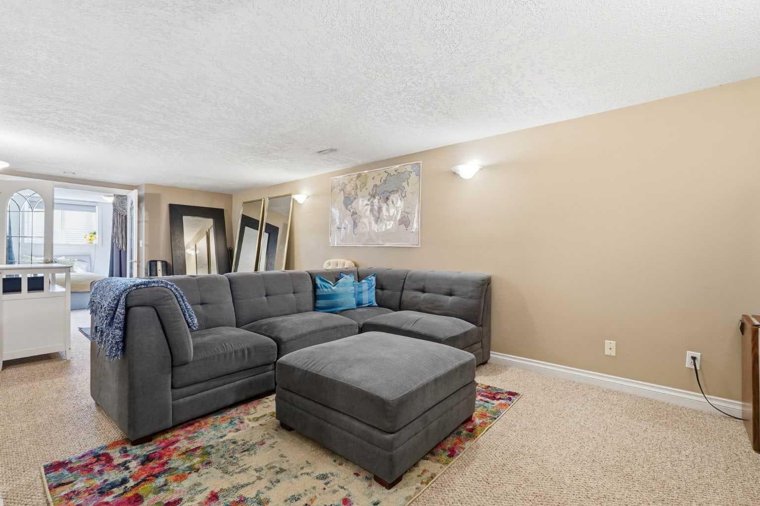 96 Waterloo Drive SW