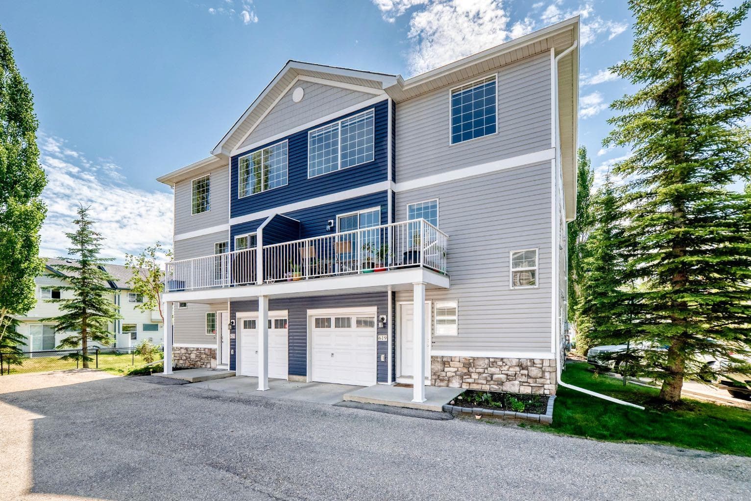 619 Country Village Cape NE