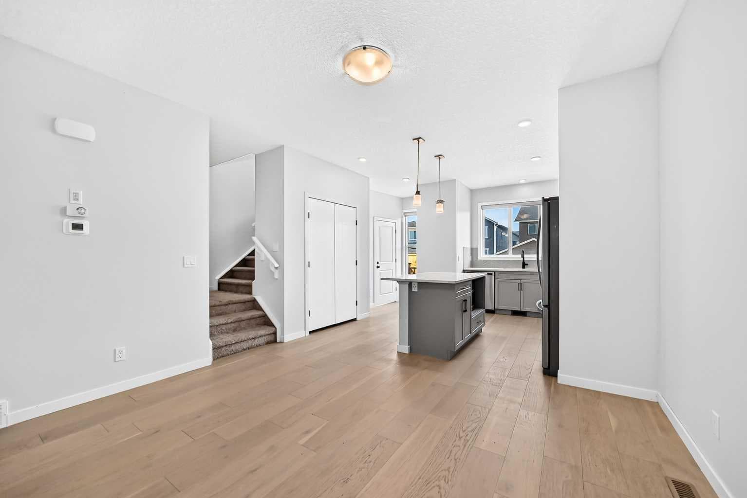 113 Midtown Close SW