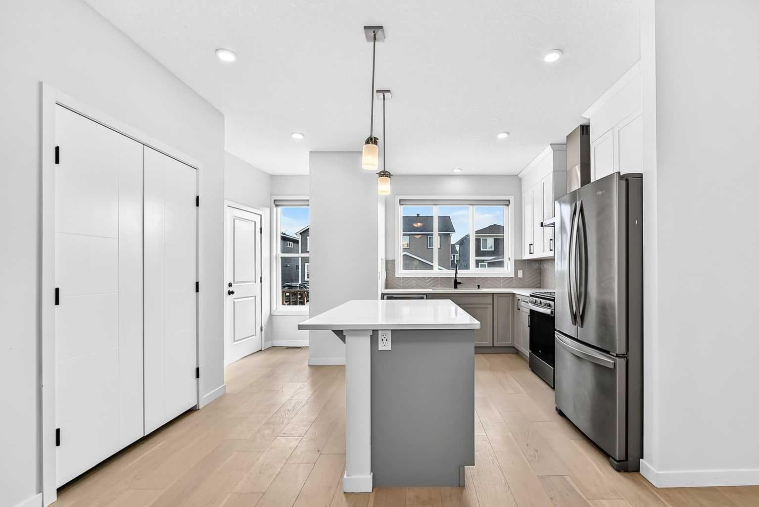 113 Midtown Close SW