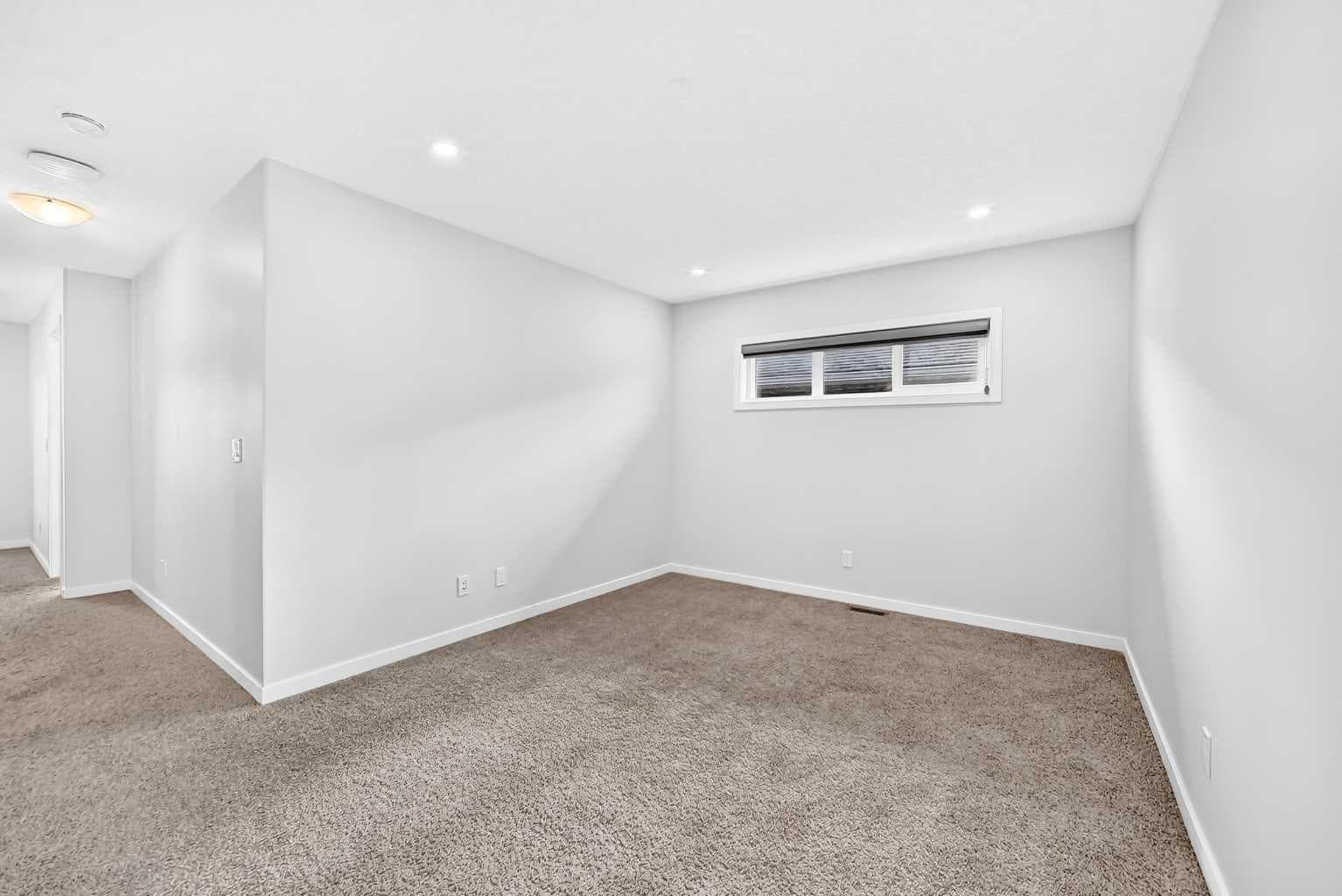 113 Midtown Close SW