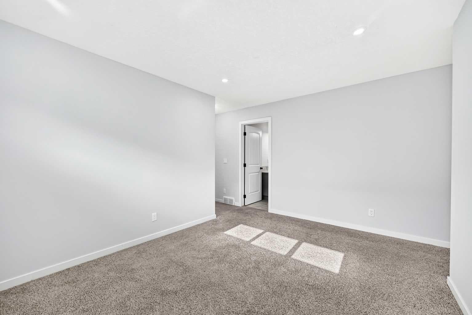 113 Midtown Close SW