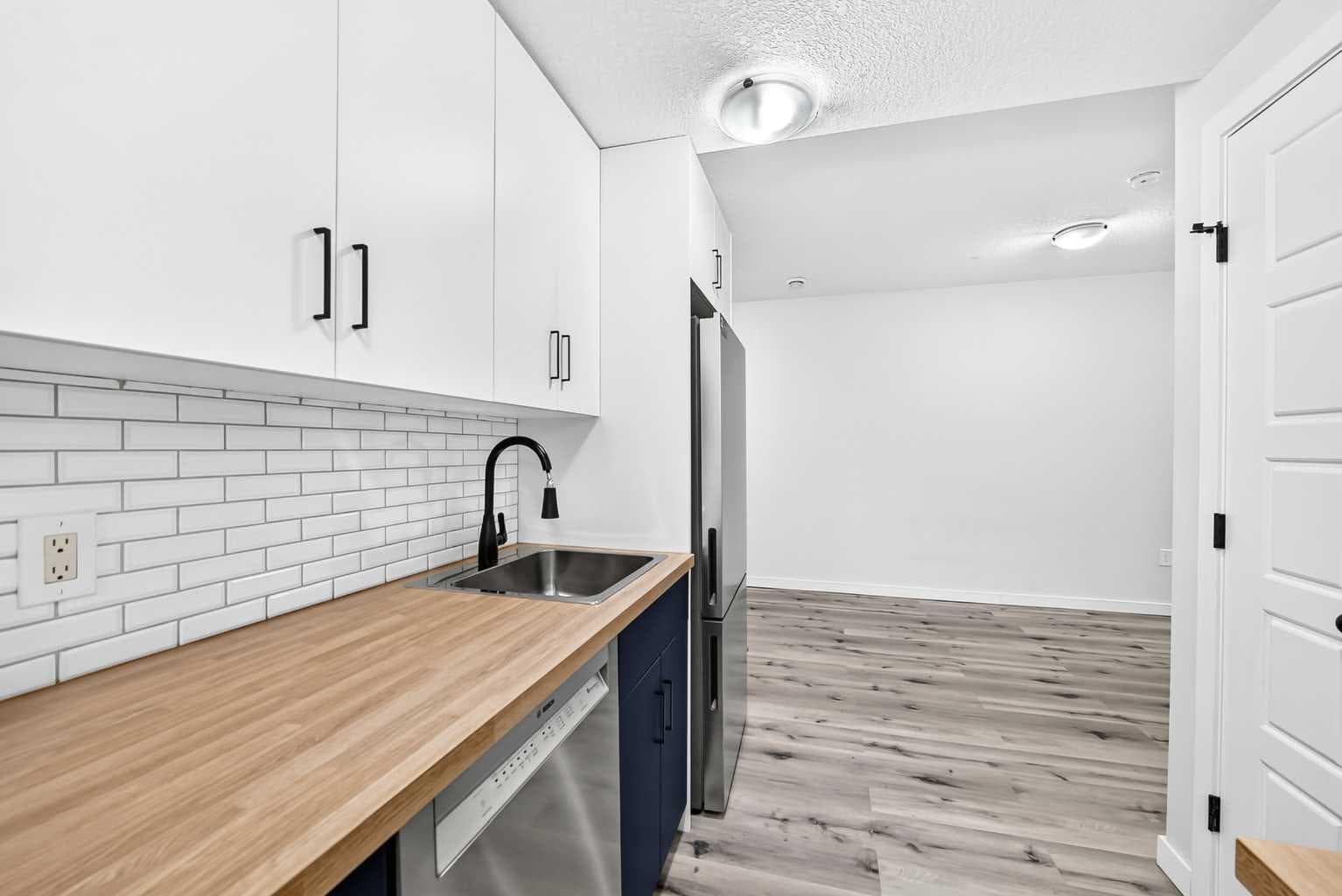 113 Midtown Close SW