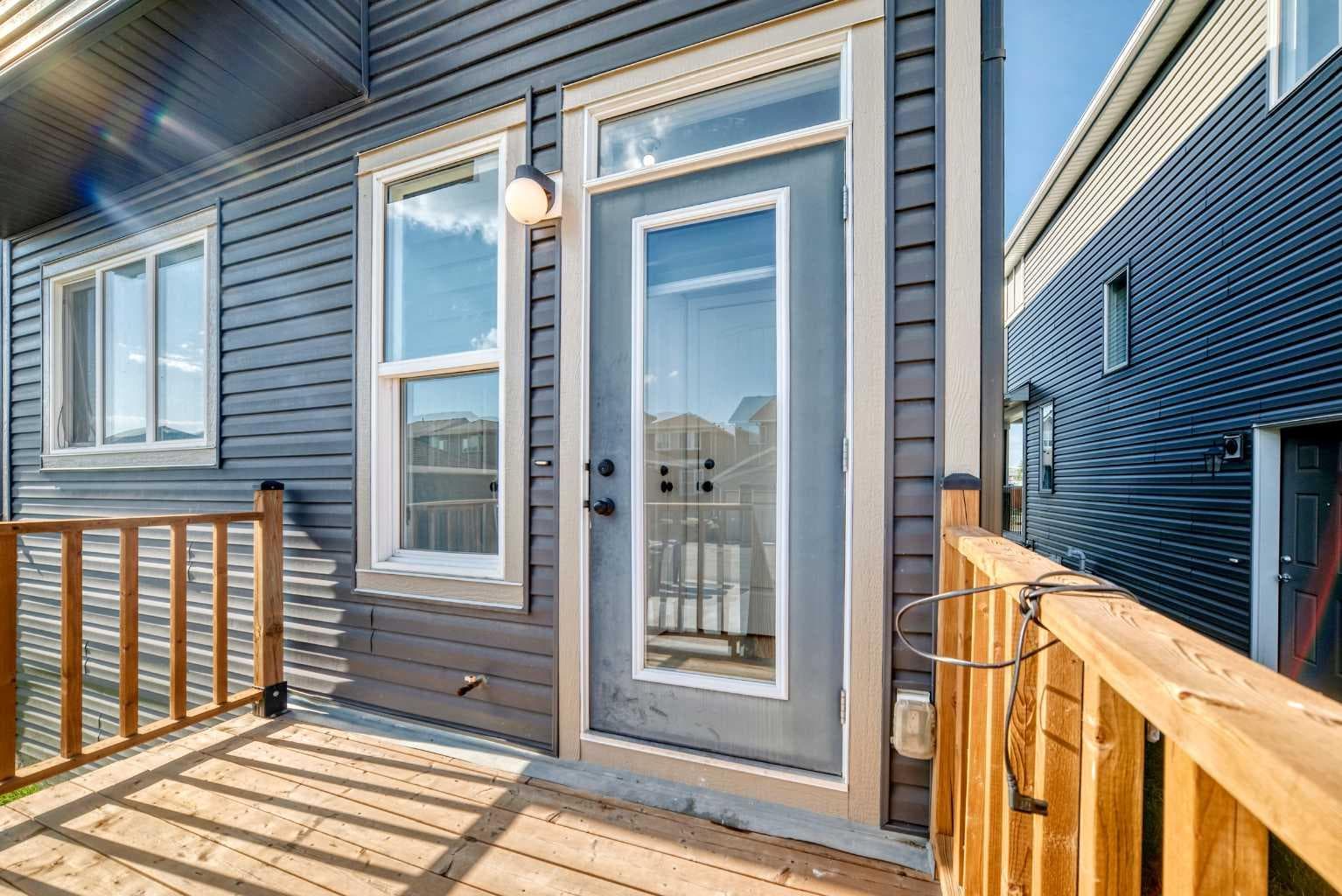 113 Midtown Close SW