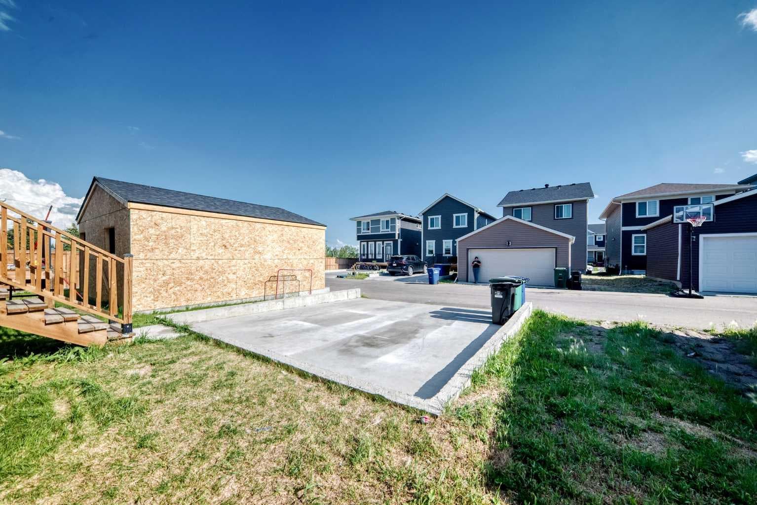 113 Midtown Close SW