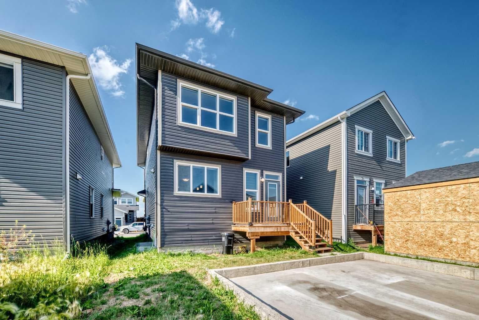 113 Midtown Close SW