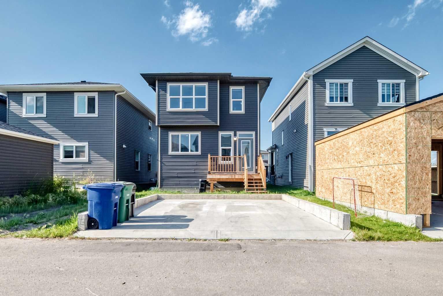 113 Midtown Close SW