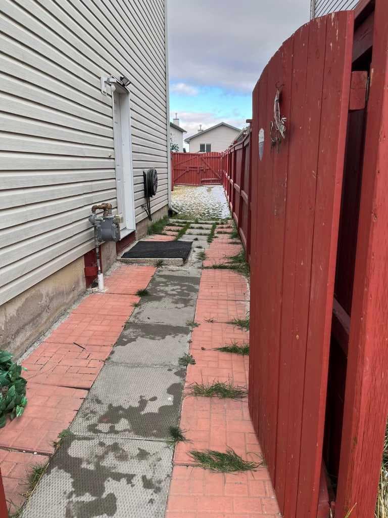 50 Tarawood Lane NE