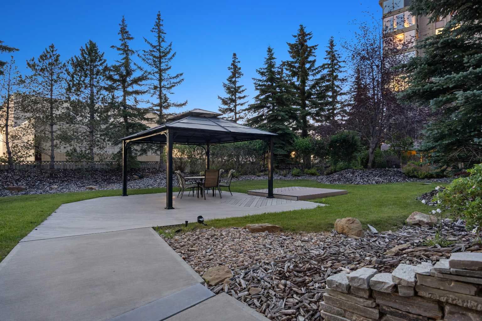 204, 4603 Varsity Drive NW