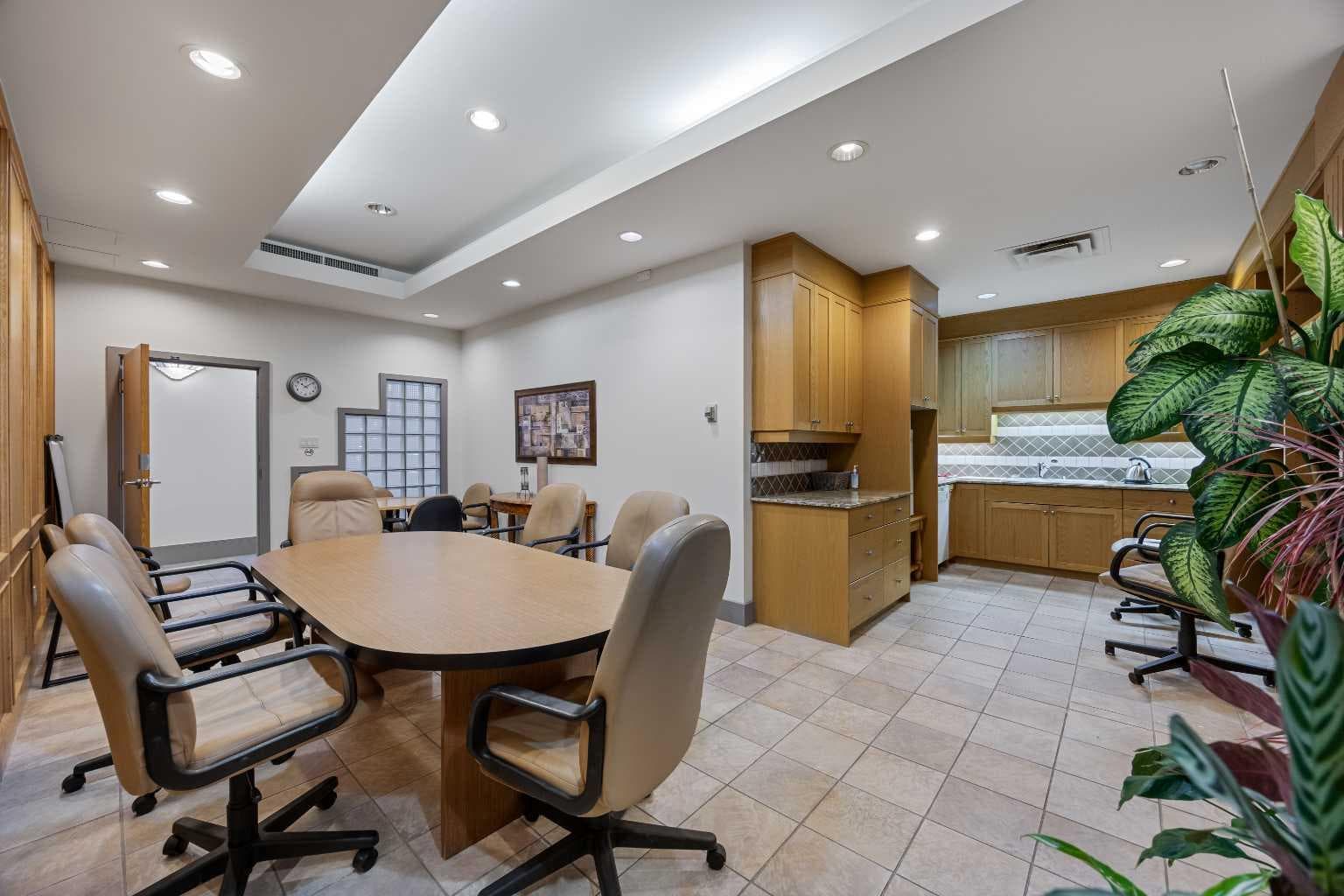 204, 4603 Varsity Drive NW