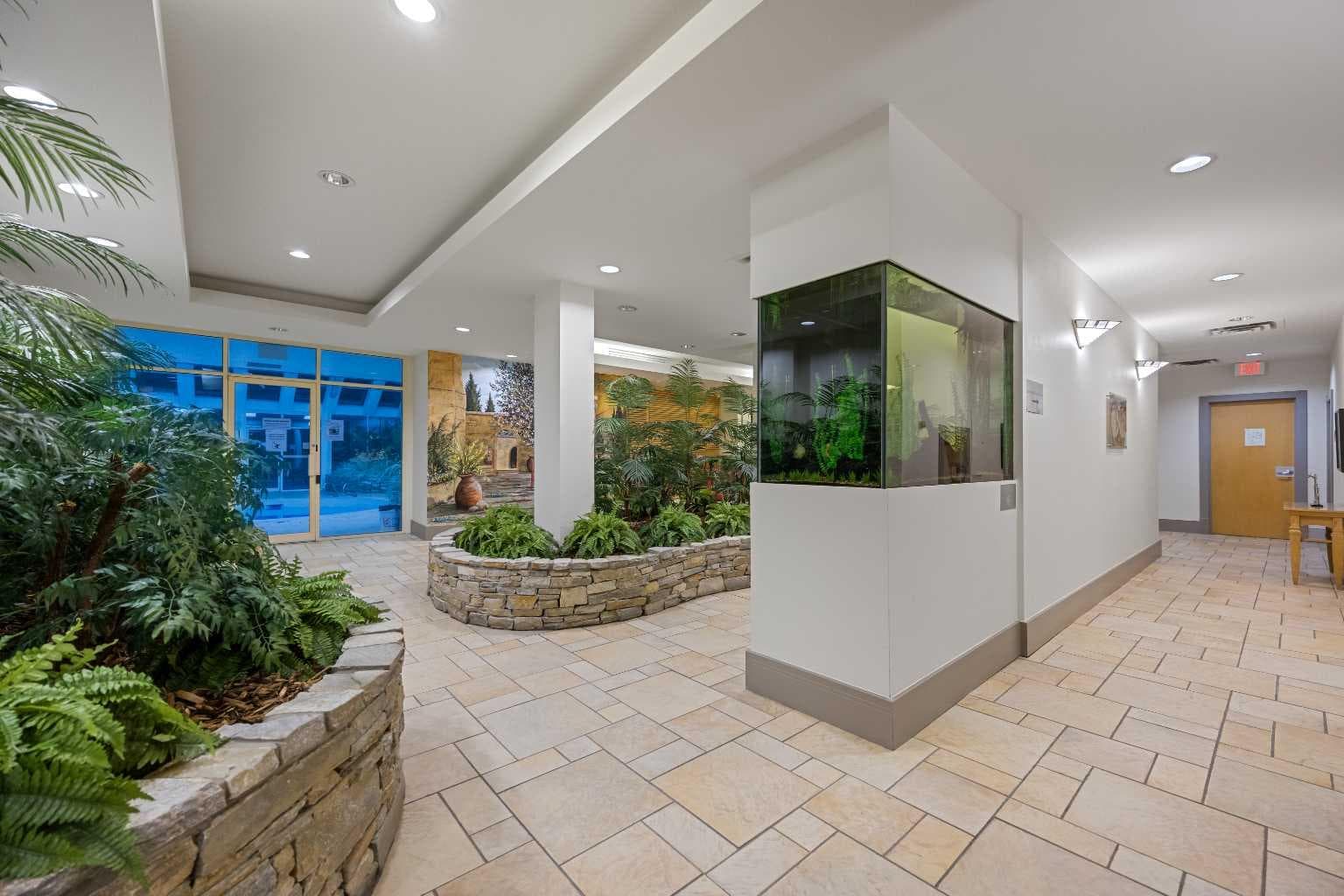 204, 4603 Varsity Drive NW