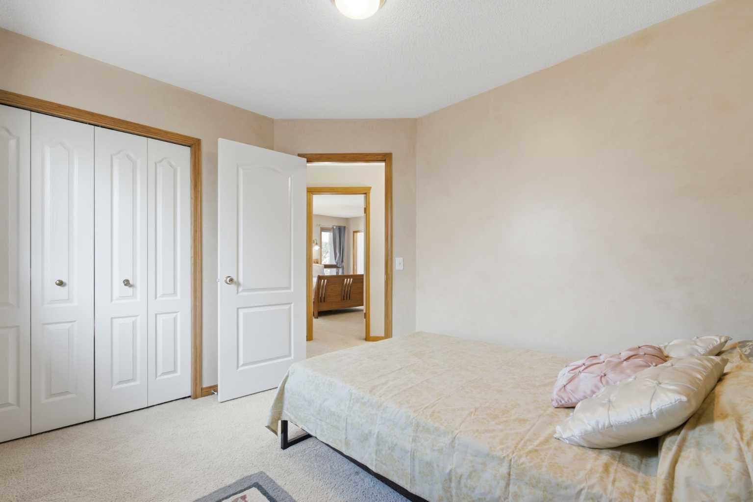 71 Woodpark Close SW