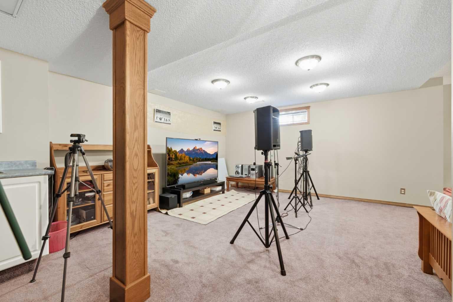 71 Woodpark Close SW
